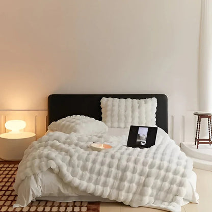 Cozy Plush Throw Blanket – Perfect for Sofa & Travel