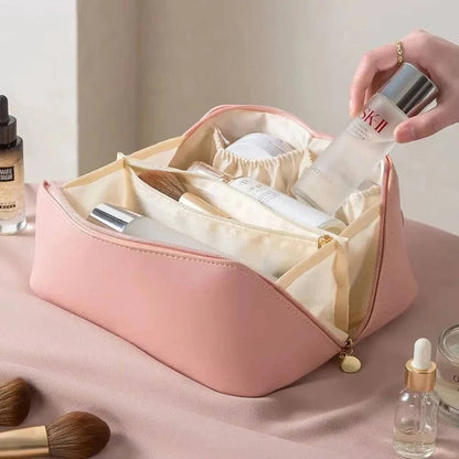 Versatile Clear Cosmetic Storage Case with Spacious Design
