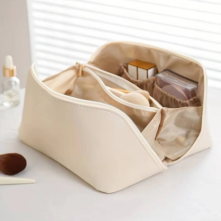 Versatile Clear Cosmetic Storage Case with Spacious Design