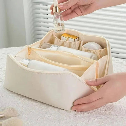 Versatile Clear Cosmetic Storage Case with Spacious Design