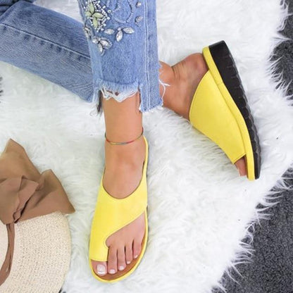 Comfort-Focused Platform Sandals with Flexible Fit