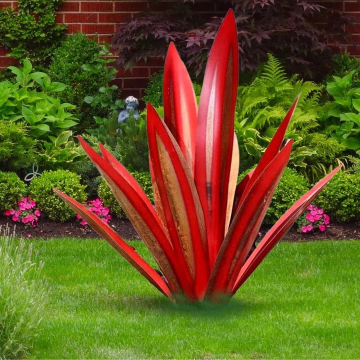 Stylish Metal Agave-Inspired Garden Ornament for Any Space
