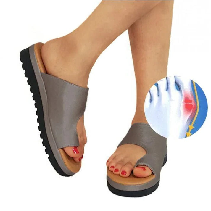 Comfort-Focused Platform Sandals with Flexible Fit