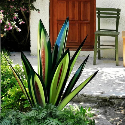 Stylish Metal Agave-Inspired Garden Ornament for Any Space