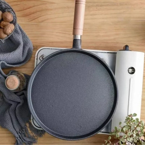 Versatile Cast Iron Pan for Perfect Cooking on Any Heat Source