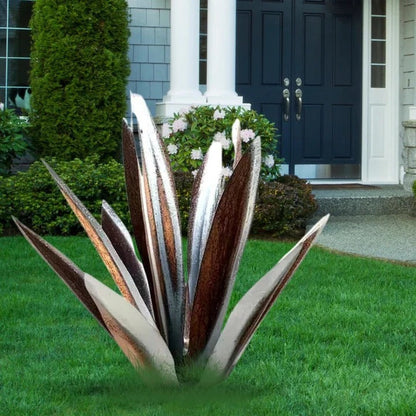 Stylish Metal Agave-Inspired Garden Ornament for Any Space