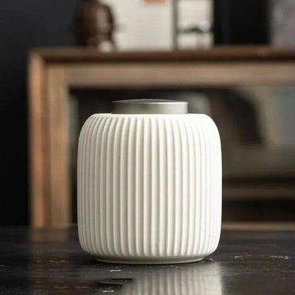 Elegant Keepsake Urn for Pet Remains with Secure Closure