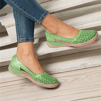 Everyday Comfort Flats with Spacious Toe Area and Arch Support