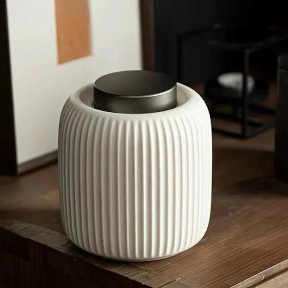 Elegant Keepsake Urn for Pet Remains with Secure Closure