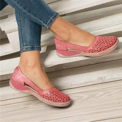 Everyday Comfort Flats with Spacious Toe Area and Arch Support