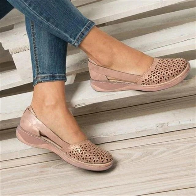 Everyday Comfort Flats with Spacious Toe Area and Arch Support