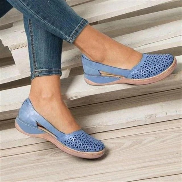 Everyday Comfort Flats with Spacious Toe Area and Arch Support