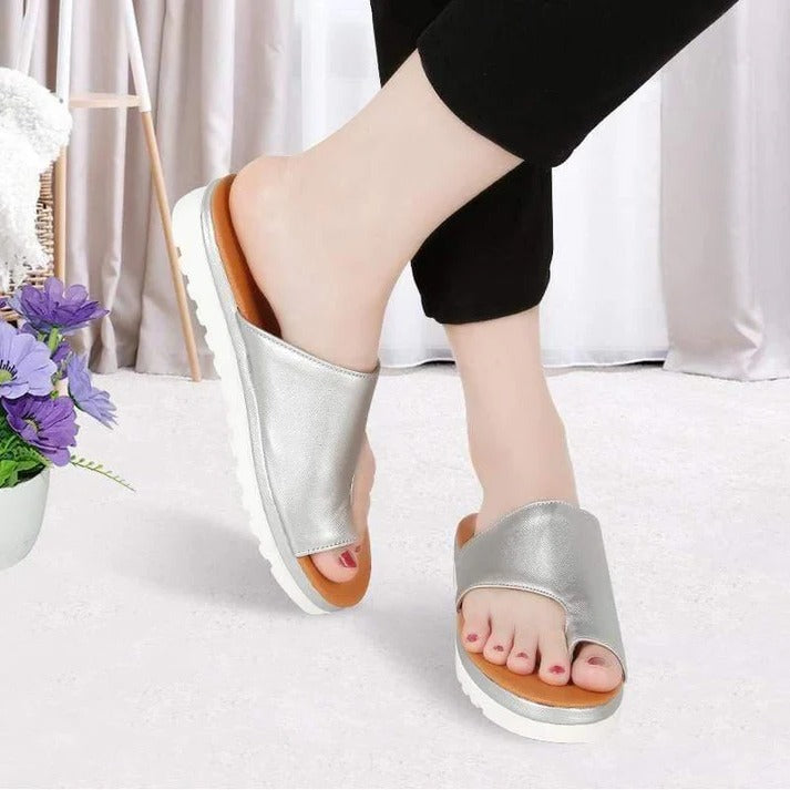 Comfort-Focused Platform Sandals with Flexible Fit