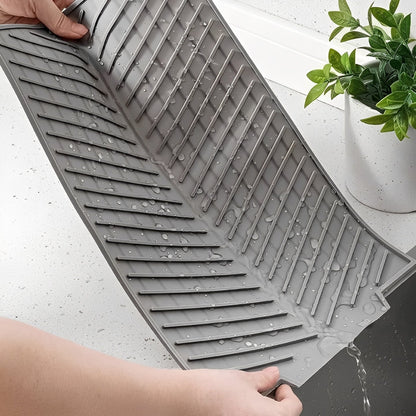 Non-Slip Silicone Dish Drying Mat with Efficient Drainage Design