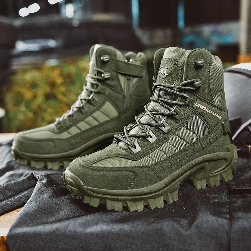 Men's Winter Boots with Insulation and Superior Grip