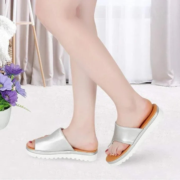 Comfort-Focused Platform Sandals with Flexible Fit