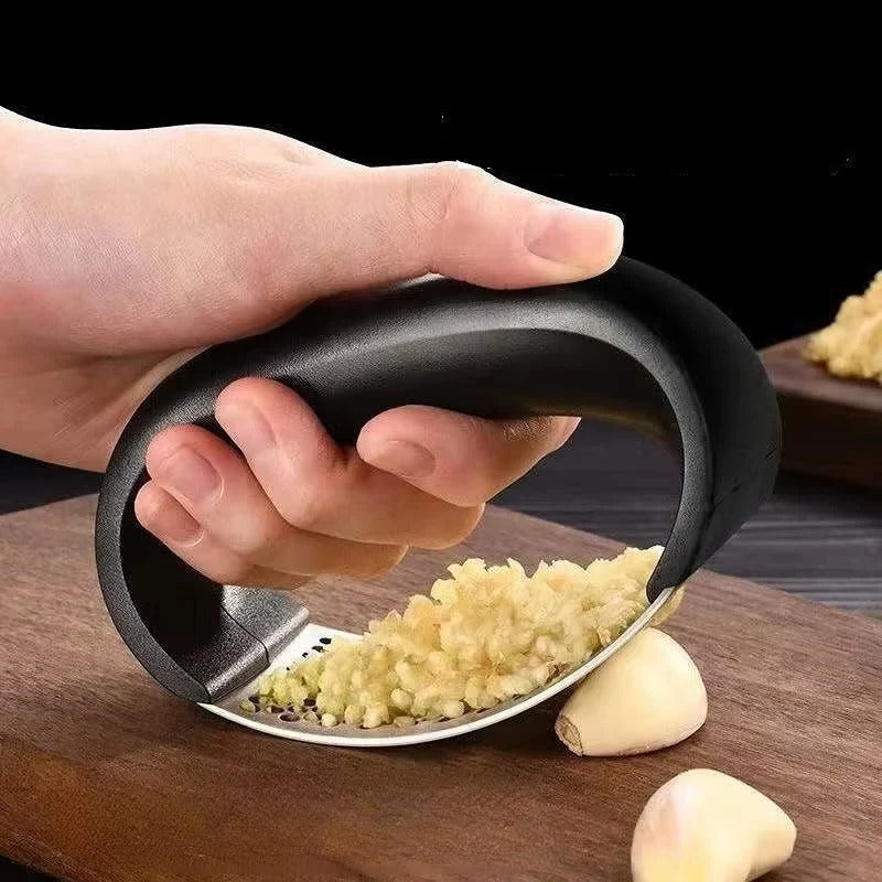 Effortless Garlic Crusher for Quick Meal Prep