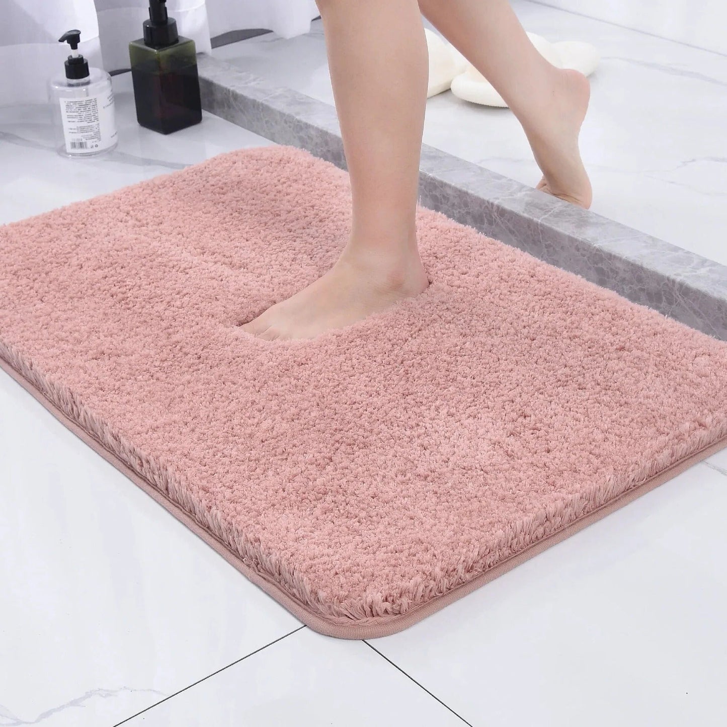 Plush Microfiber Bath Mat for Ultimate Comfort