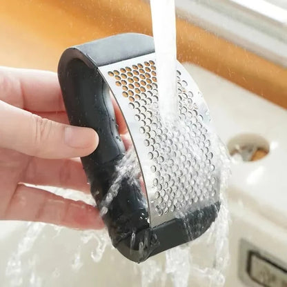 Effortless Garlic Crusher for Quick Meal Prep