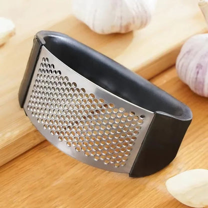 Effortless Garlic Crusher for Quick Meal Prep