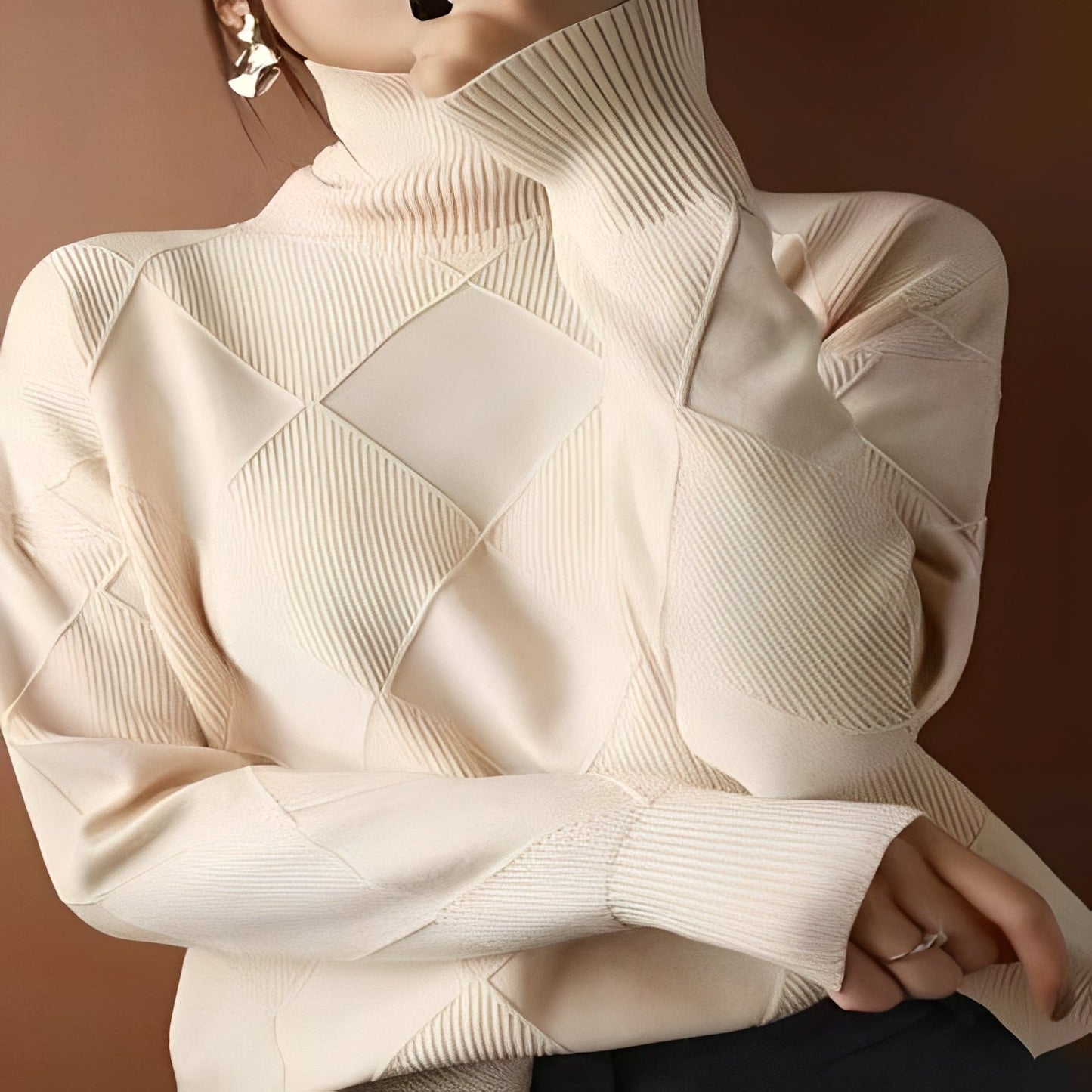 Luxurious Women's Oversized Cashmere Turtleneck Sweater
