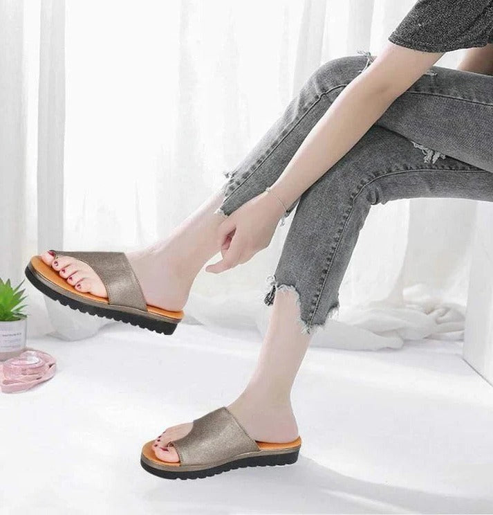 Comfort-Focused Platform Sandals with Flexible Fit