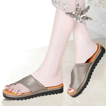 Comfort-Focused Platform Sandals with Flexible Fit
