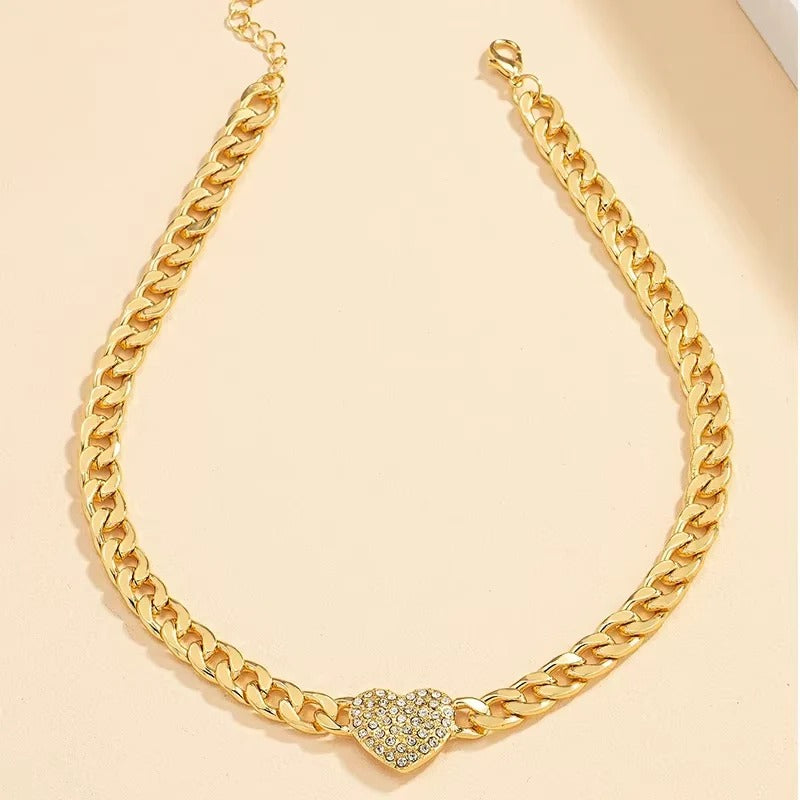 Glistening Heart Choker with Radiant Crystal Accents