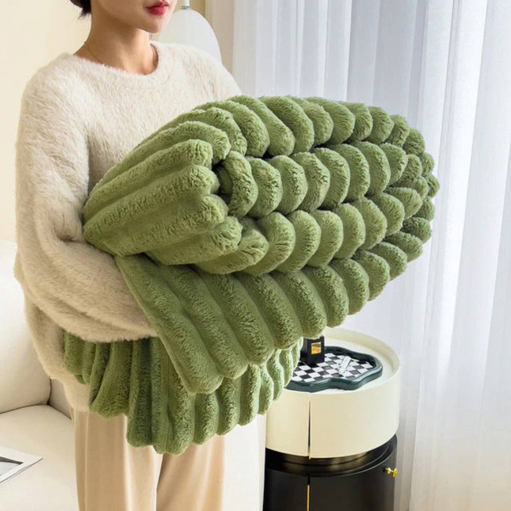 Plush Luxury Throw Blanket for Cozy Comfort and Style