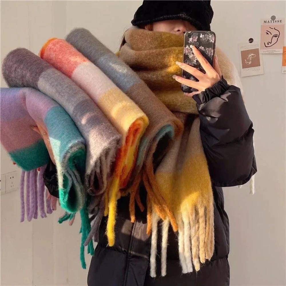 Luxurious Cashmere Wrap: Vibrant Scarf for Cozy Elegance