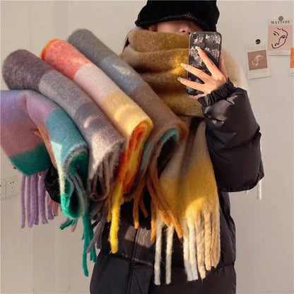 Luxurious Cashmere Wrap: Vibrant Scarf for Cozy Elegance