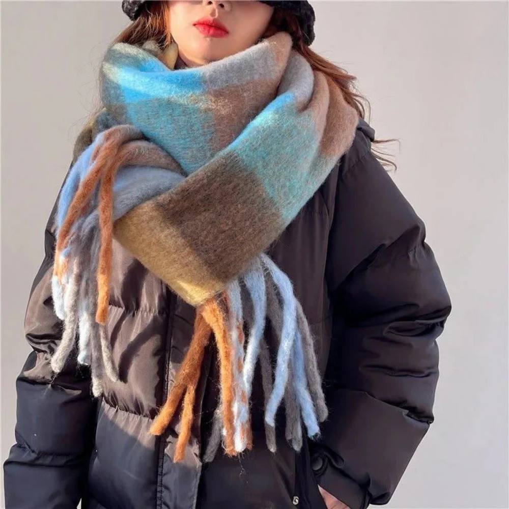 Luxurious Cashmere Wrap: Vibrant Scarf for Cozy Elegance
