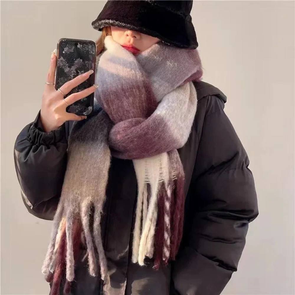 Luxurious Cashmere Wrap: Vibrant Scarf for Cozy Elegance