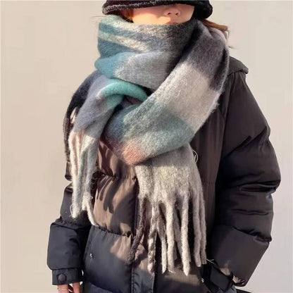 Luxurious Cashmere Wrap: Vibrant Scarf for Cozy Elegance