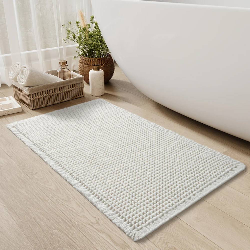 Quick-Dry Non-Slip Bath Rug with Chic Tassels, Machine Washable