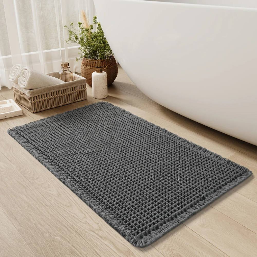 Quick-Dry Non-Slip Bath Rug with Chic Tassels, Machine Washable