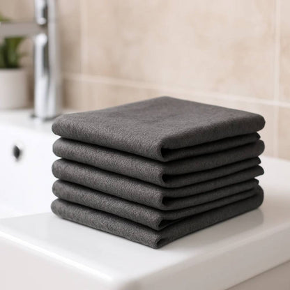 Streak-Free Microfiber Cleaning Cloth for Effortless Shine