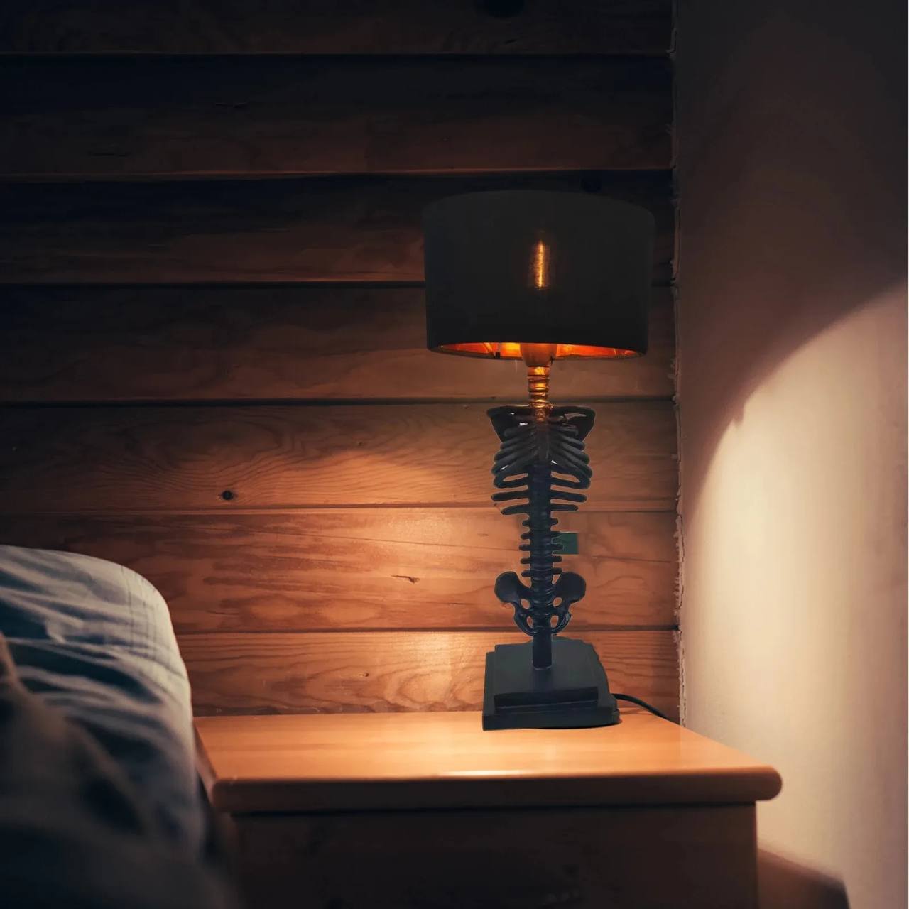 Artistic Skeleton Illumination Lamp for Unique Ambiance