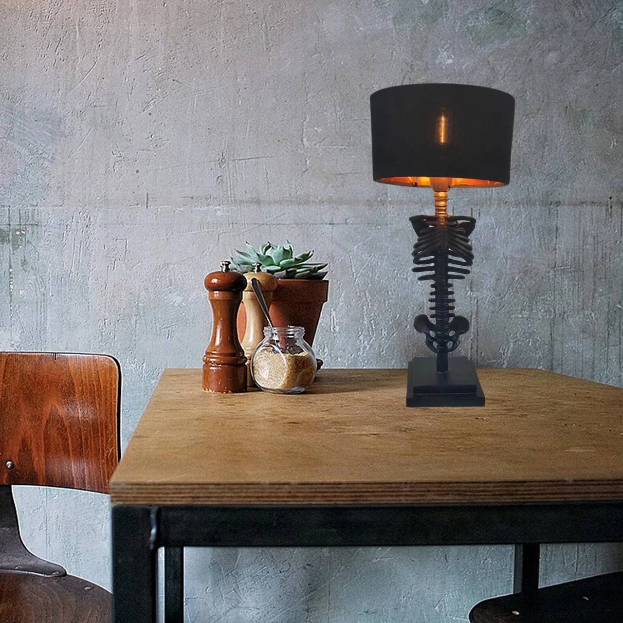 Artistic Skeleton Illumination Lamp for Unique Ambiance