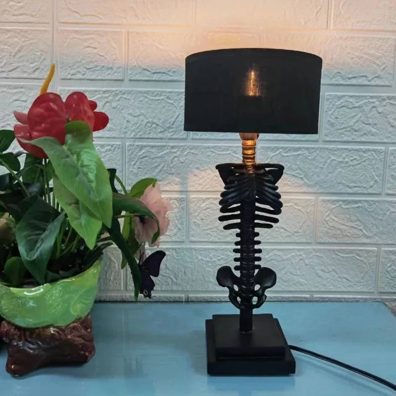 Artistic Skeleton Illumination Lamp for Unique Ambiance