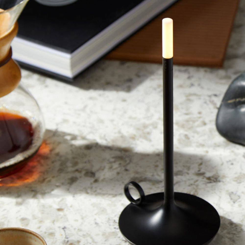 Charming Wireless Lamp for Cozy Candlelight Ambiance